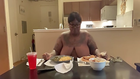 Sexy young looks like5aler i'm upskirts