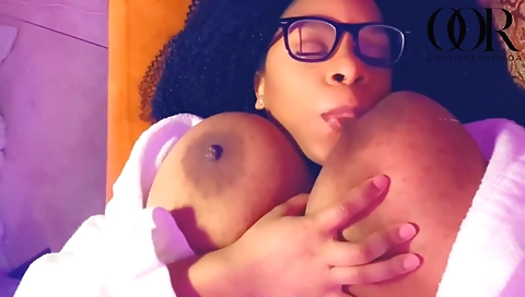 Shakeir bulbousy & cum