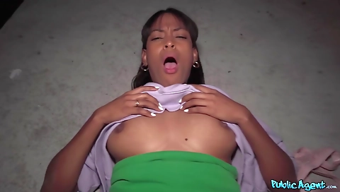 Cute girl fucked and cum in her pussy