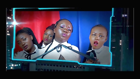 Smoking mistres crowd feetarder ment use alright