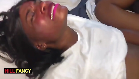 Sexy chick gets fucked by her boyfriend