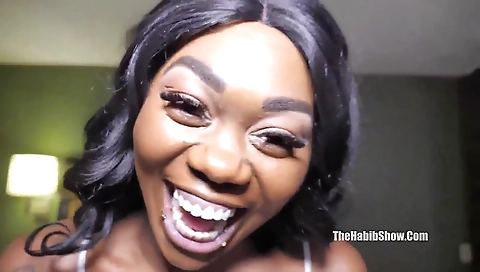 Mature woman fucks like a slut